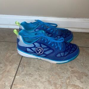 Zumba Energy Fuze ZU1115-RCA Blue EUC Womens Sz 6.5